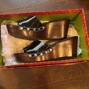 tory burch patti wedge
